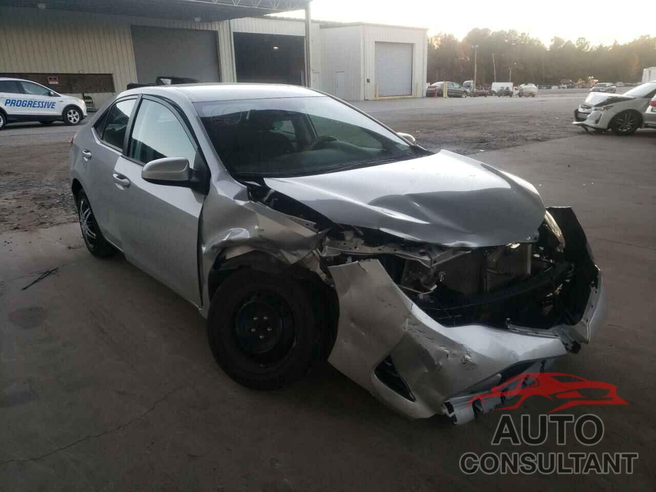 TOYOTA COROLLA 2018 - 5YFBURHE4JP855471