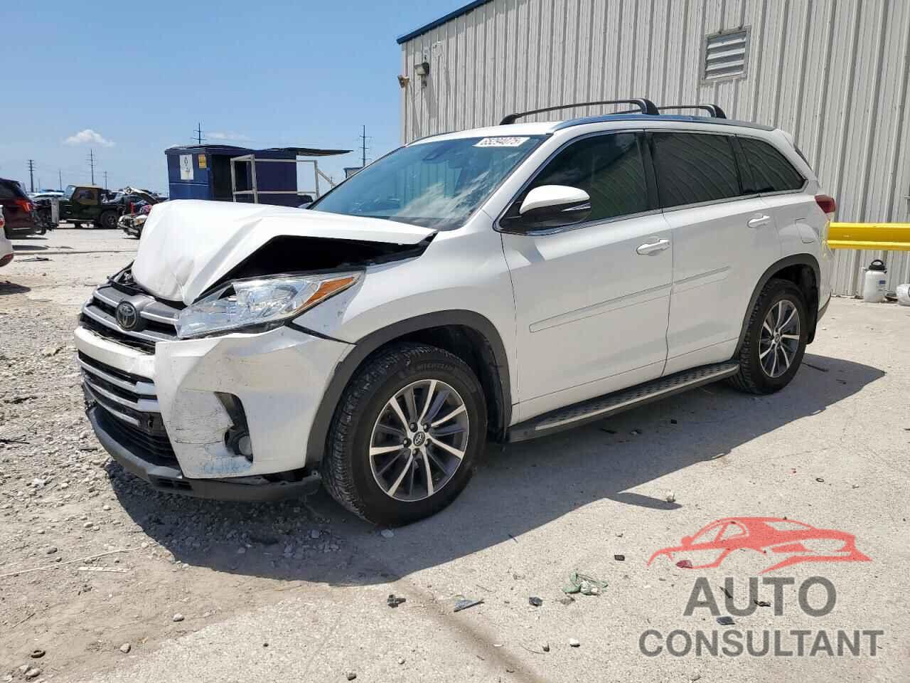 TOYOTA HIGHLANDER 2018 - 5TDKZRFH8JS549086