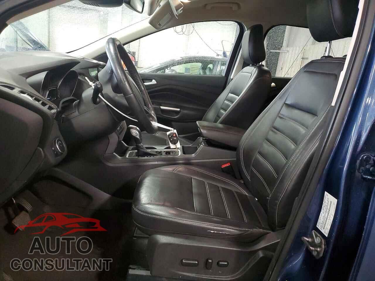 FORD ESCAPE 2018 - 1FMCU9HD0JUB31447
