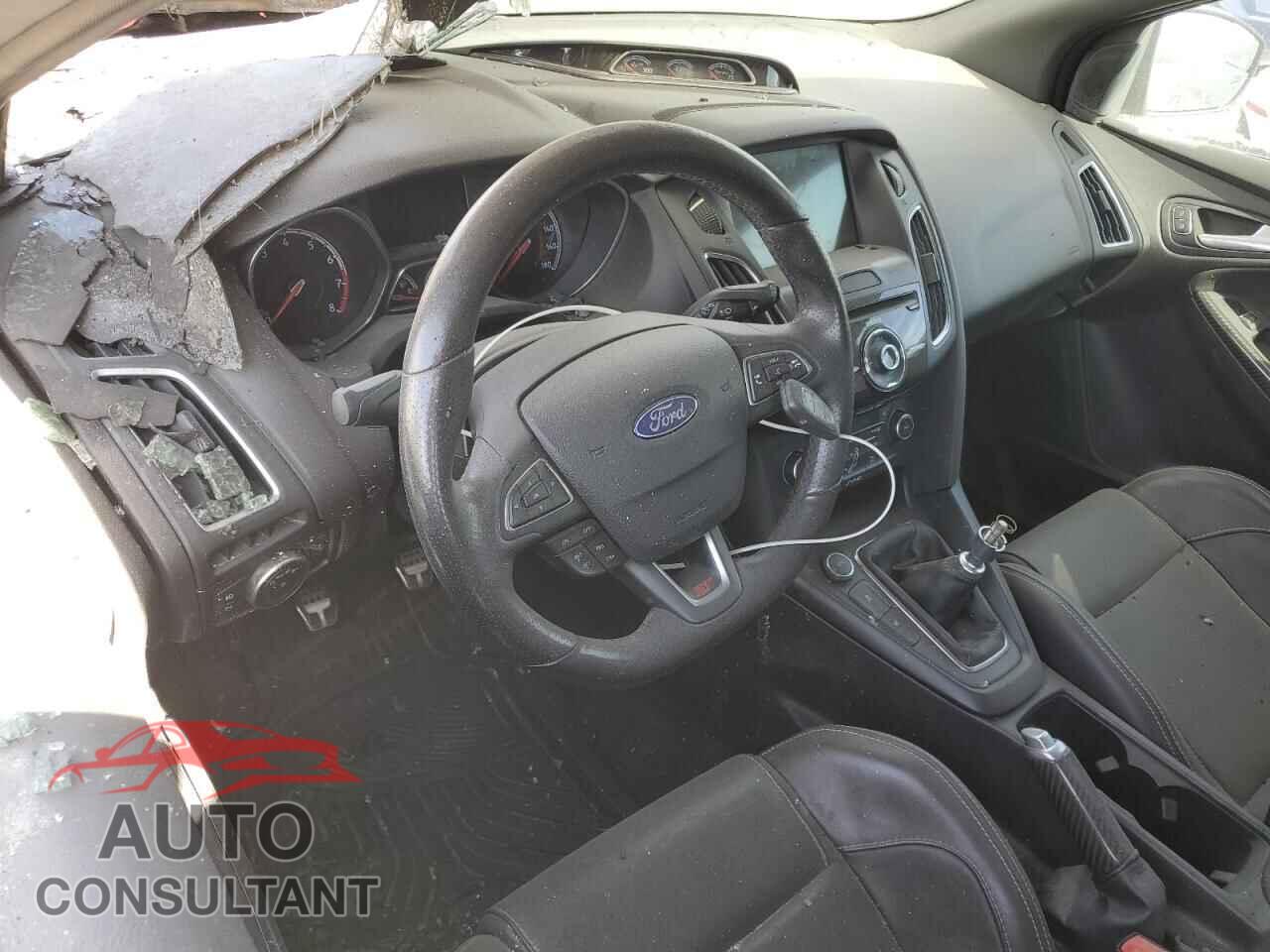 FORD FOCUS 2017 - 1FADP3L94HL343225