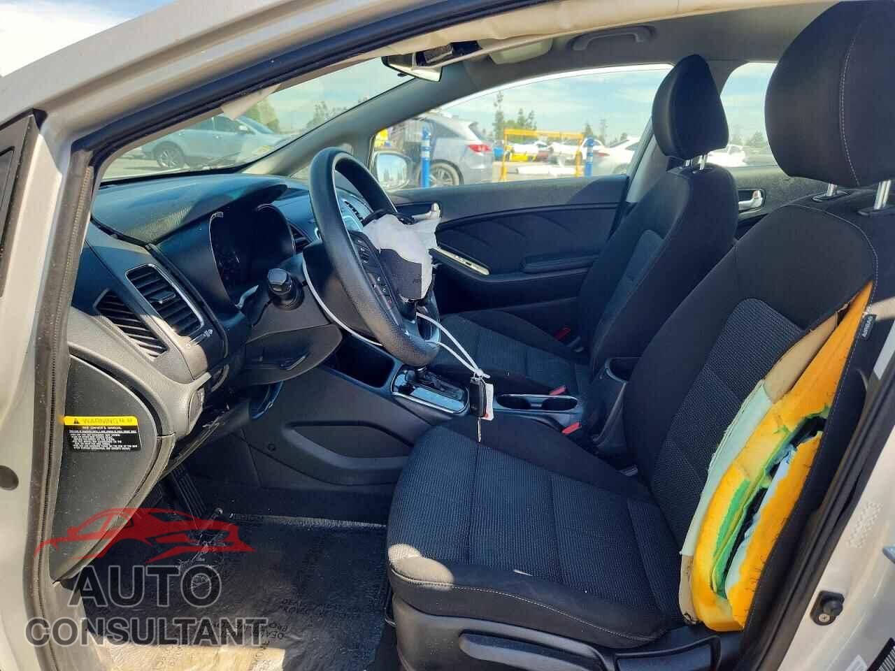 KIA FORTE 2017 - 3KPFK4A77HE028775