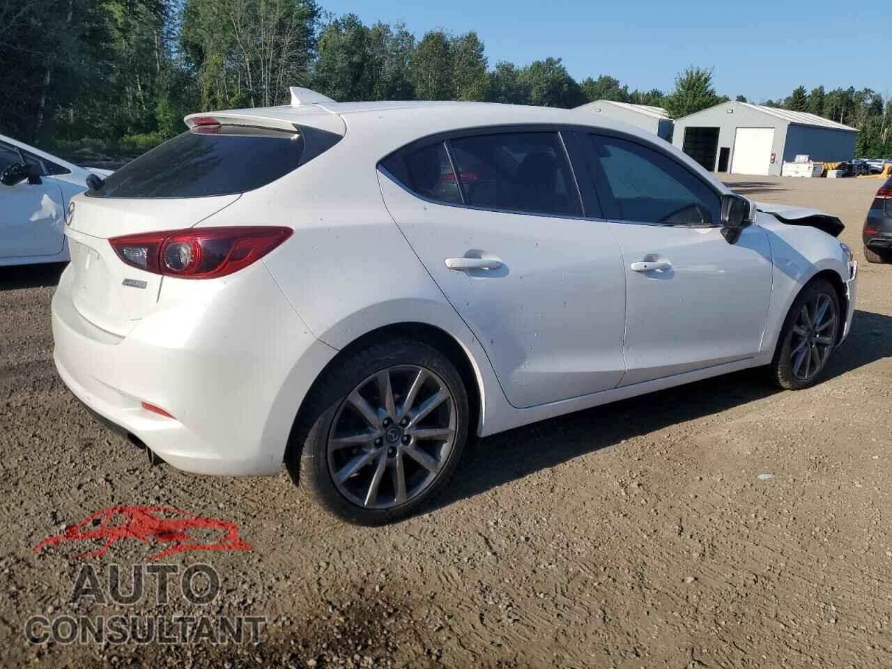 MAZDA 3 2018 - 3MZBN1M32JM230185