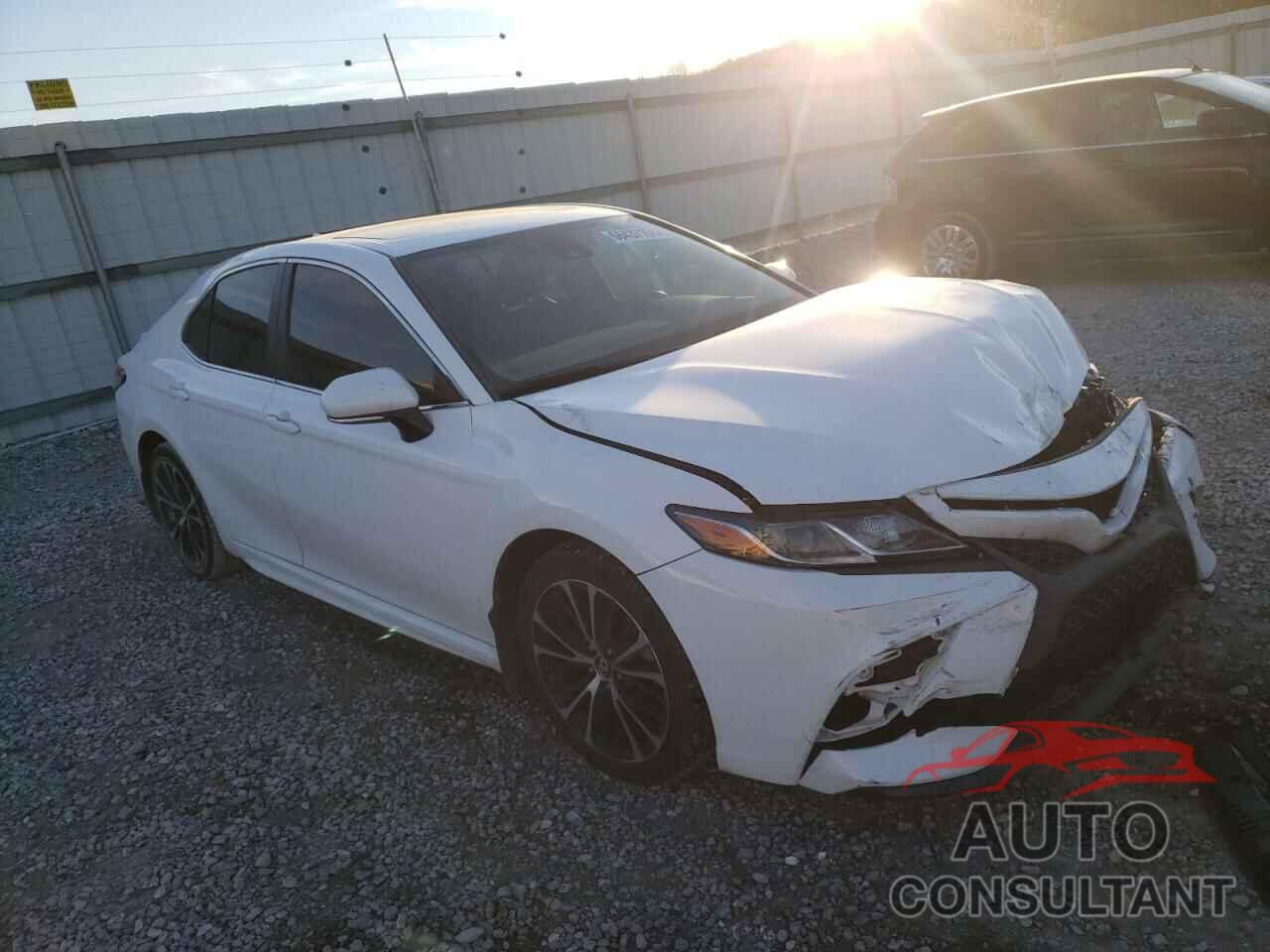 TOYOTA CAMRY 2018 - 4T1B11HK0JU547938