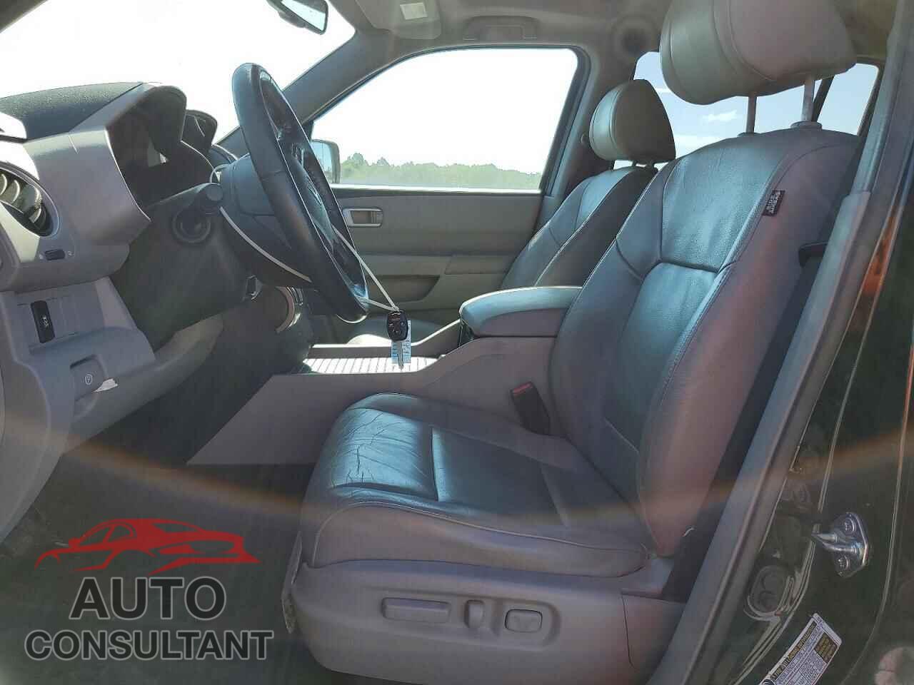 HONDA PILOT 2015 - 5FNYF4H59FB014787