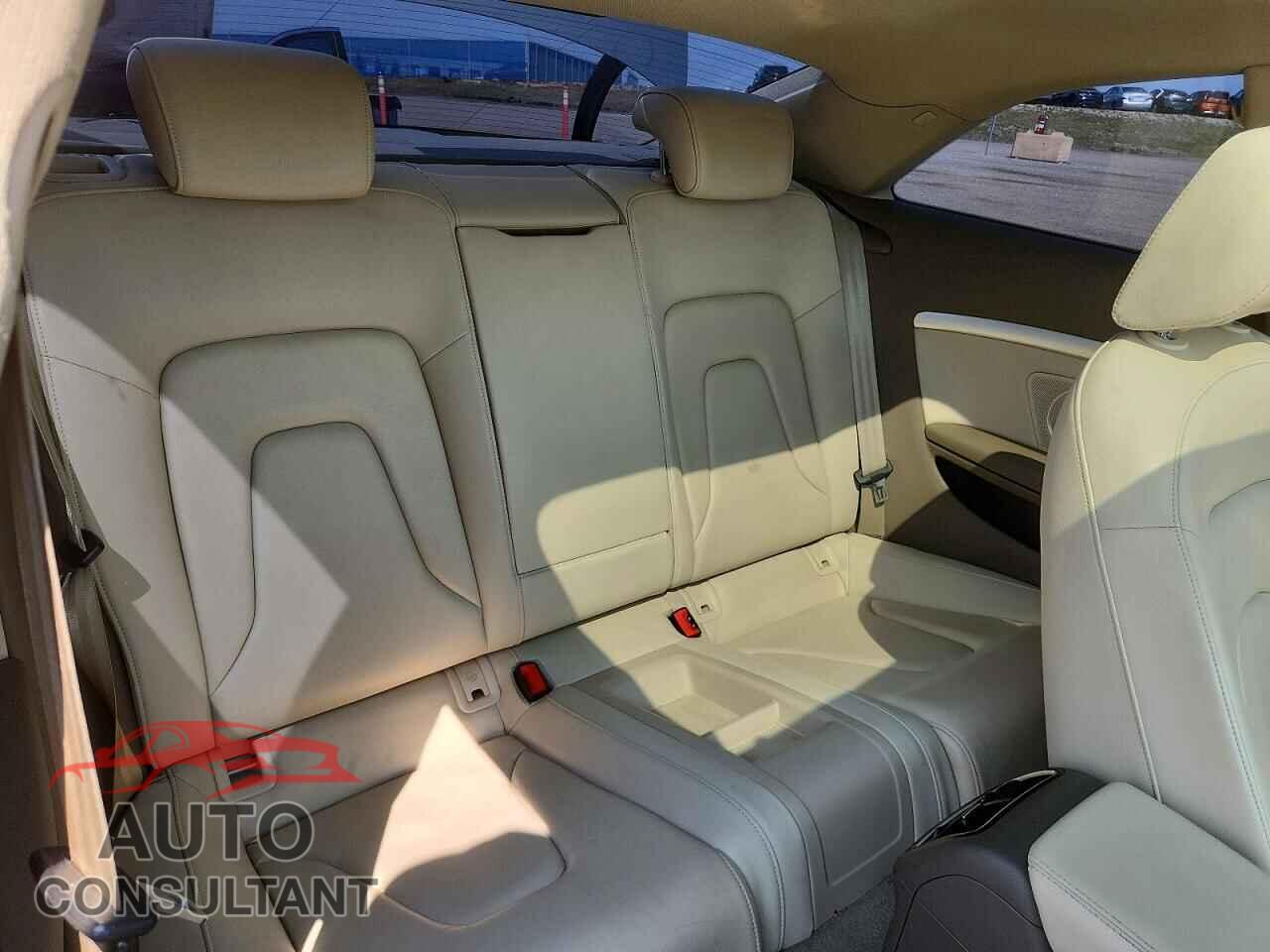 AUDI A5 2010 - WAULFBFR8AA002049