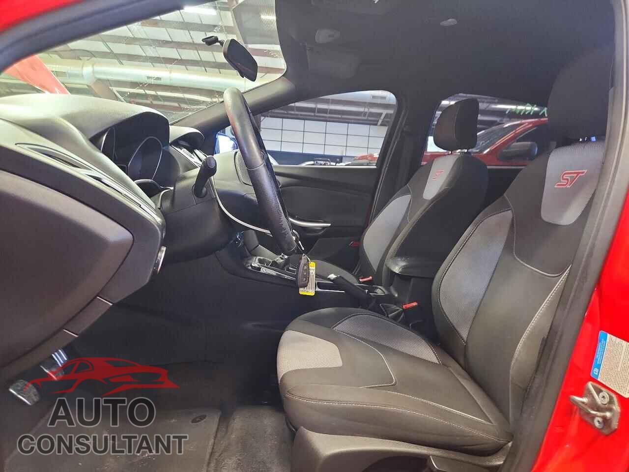 FORD FOCUS 2017 - 1FADP3L93HL218328
