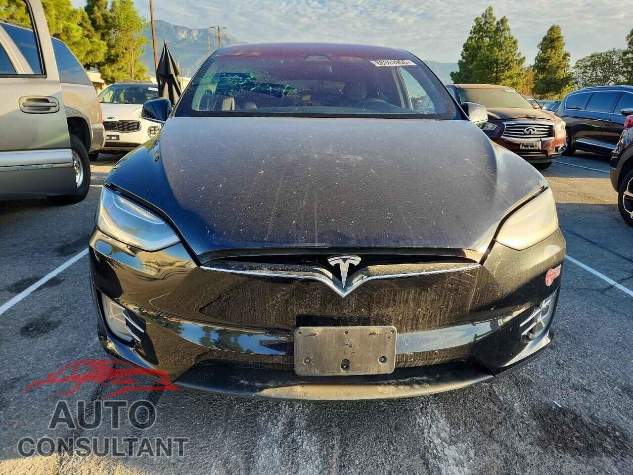 TESLA MODEL X 2017 - 5YJXCAE28HF060238