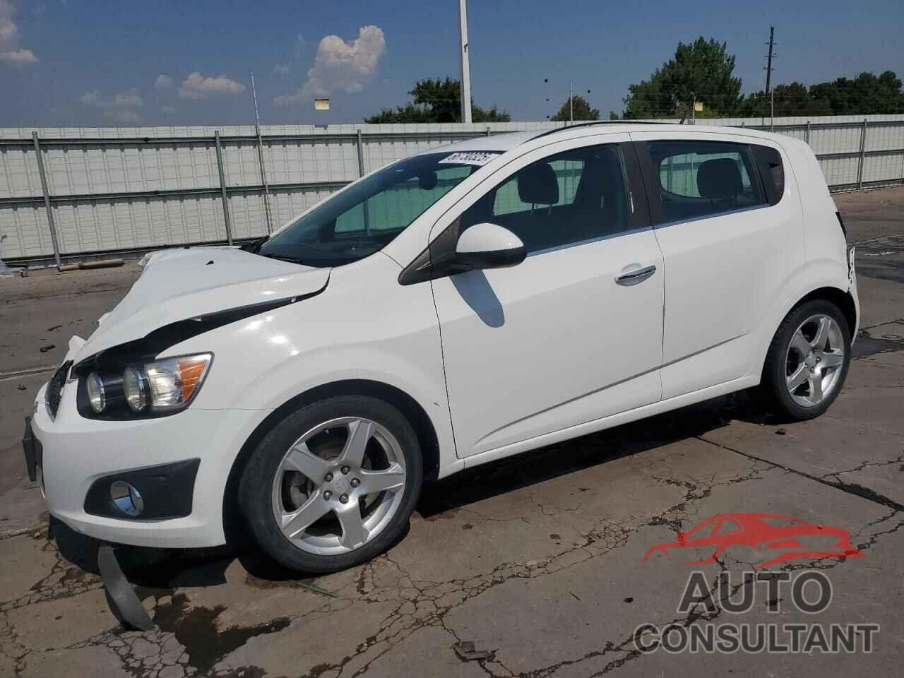 CHEVROLET SONIC 2014 - 1G1JE6SB4E4129147