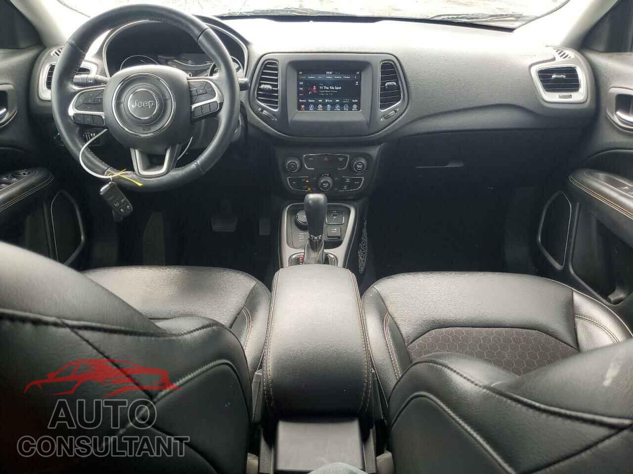 JEEP COMPASS 2018 - 3C4NJDBB2JT280551