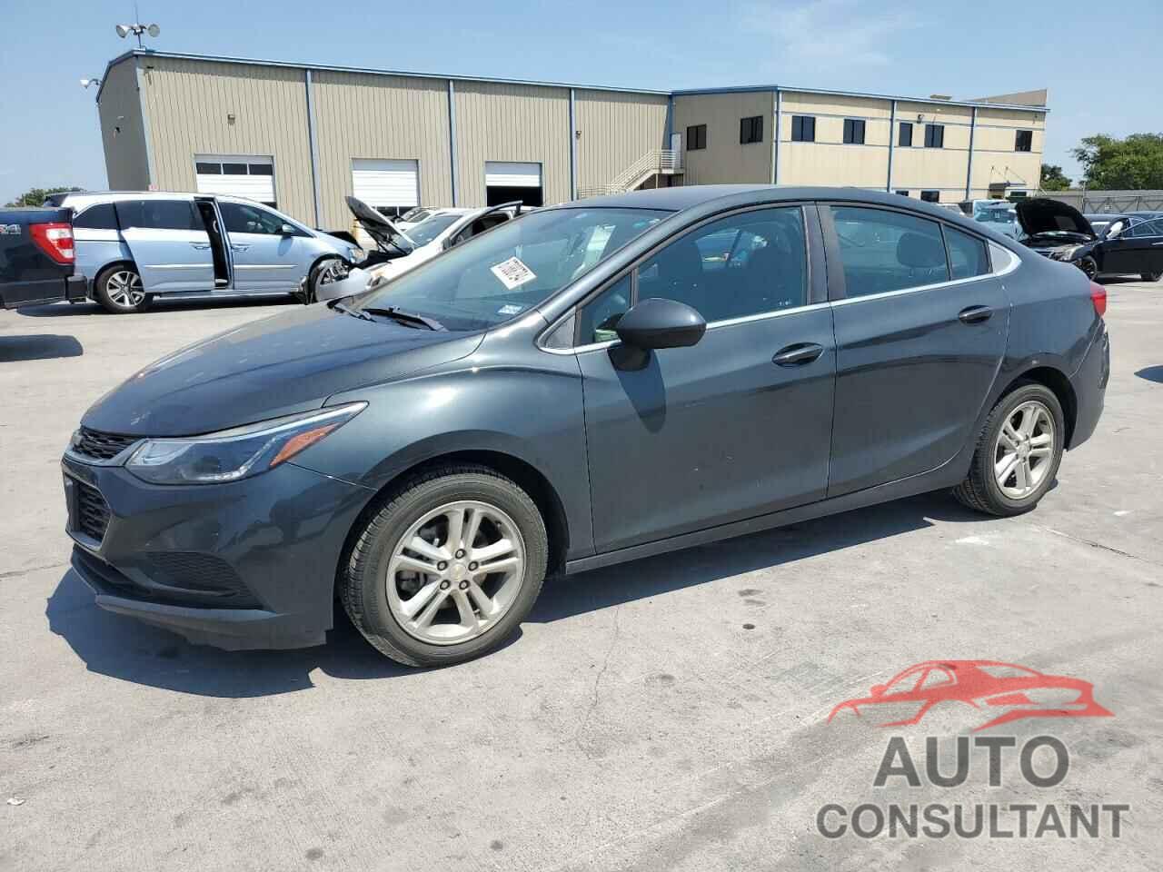 CHEVROLET CRUZE 2018 - 1G1BE5SM9J7188199