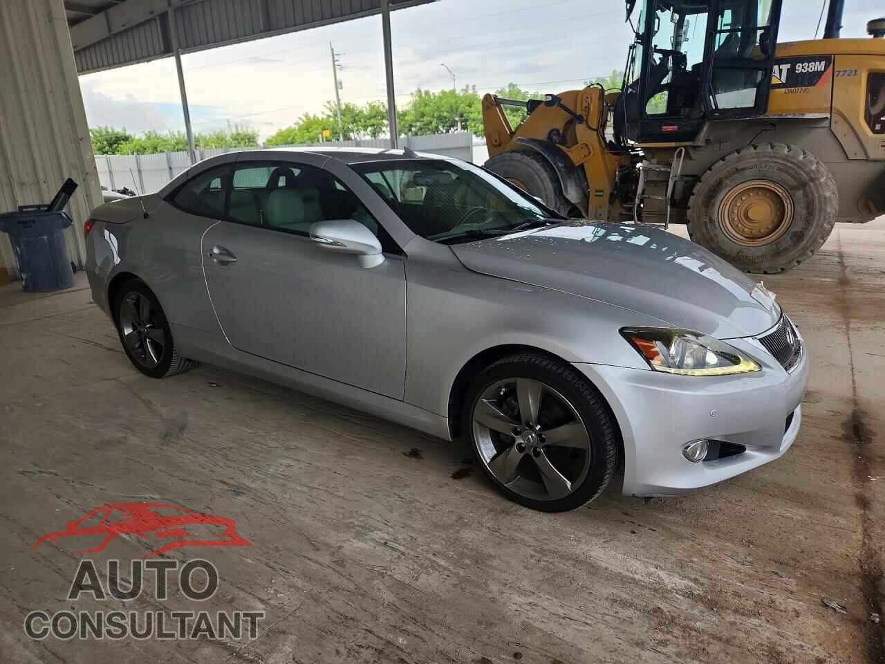 LEXUS IS 2011 - JTHFF2C22B2517646