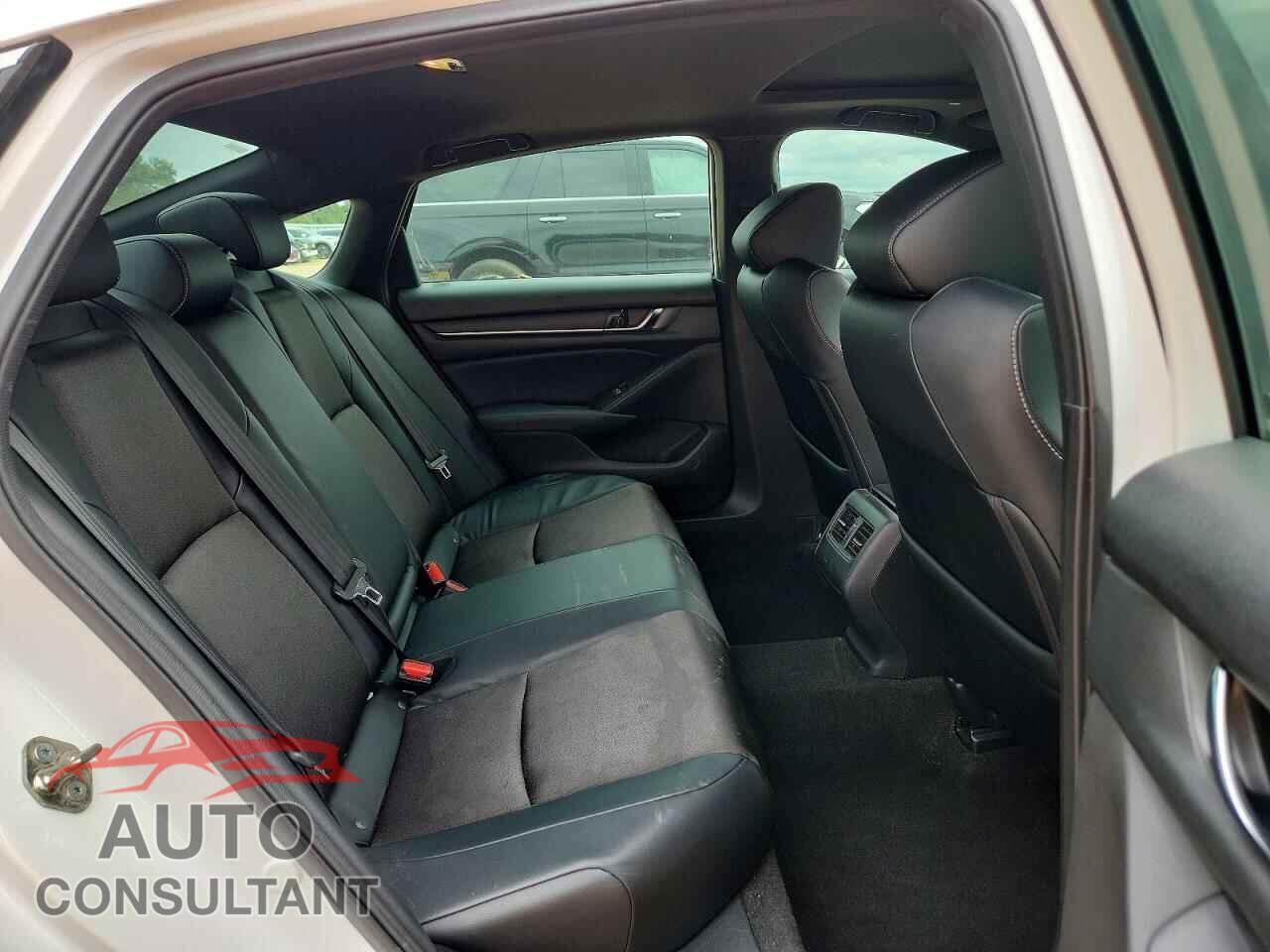 HONDA ACCORD 2018 - 1HGCV2F36JA025123