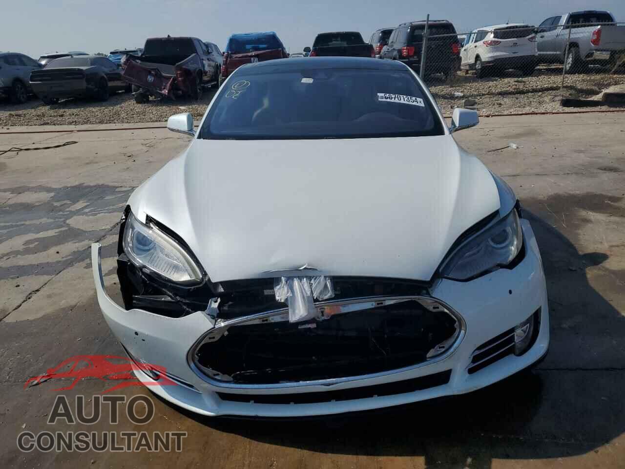 TESLA MODEL S 2015 - 5YJSA1H28FF096844