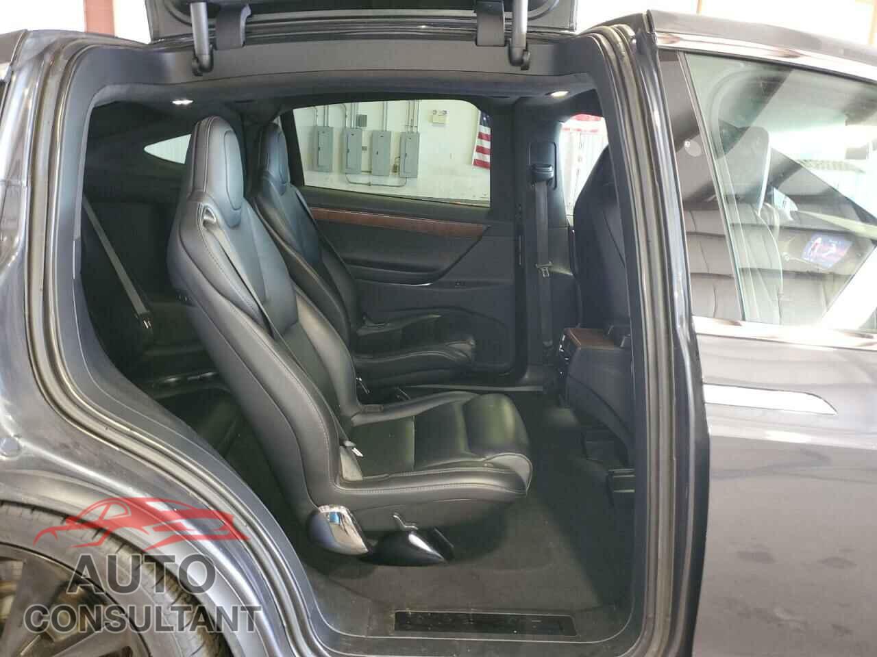 TESLA MODEL X 2019 - 5YJXCBE2XKF211366