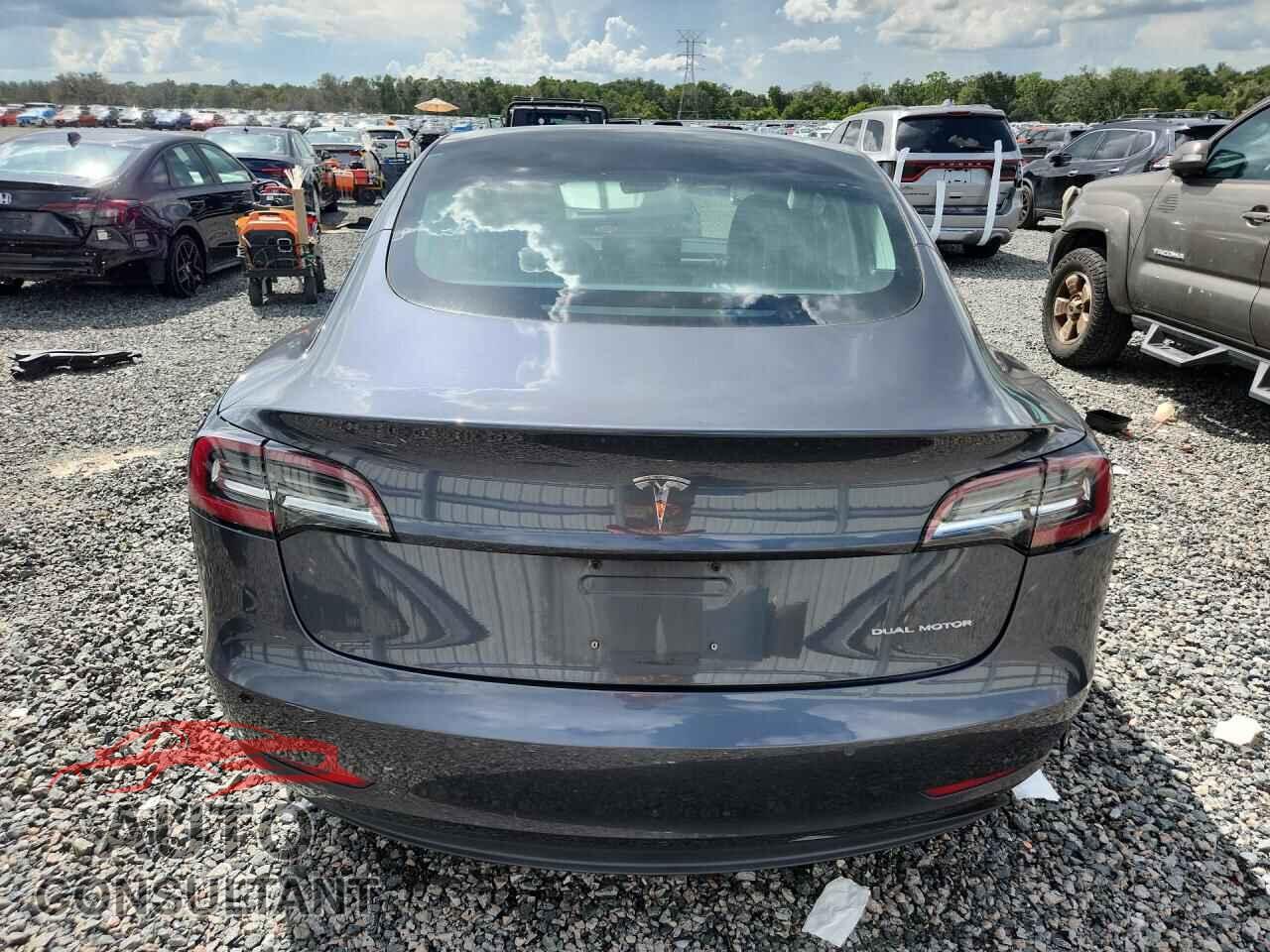 TESLA MODEL 3 2018 - 5YJ3E1EB4JF128551