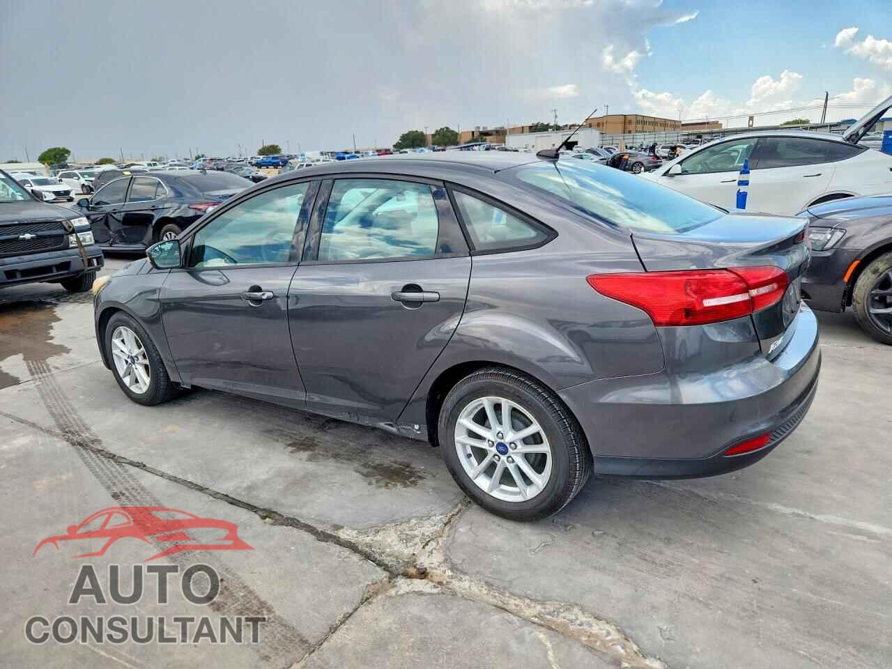 FORD FOCUS 2015 - 1FADP3F26FL349989