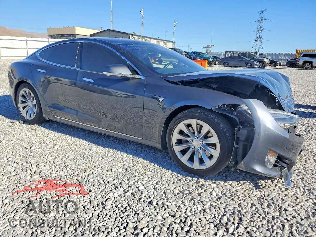 TESLA MODEL S 2018 - 5YJSA1E23JF276116