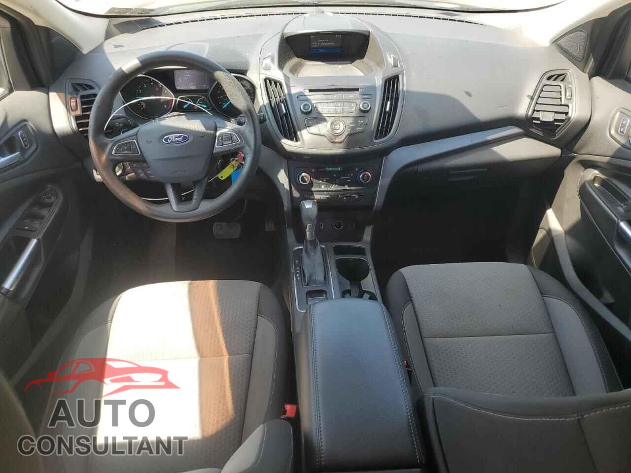 FORD ESCAPE 2017 - 1FMCU9GD2HUD82417