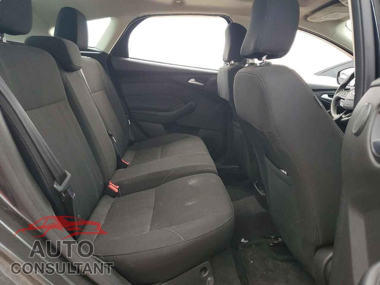 FORD FOCUS 2017 - 1FADP3M24HL289619