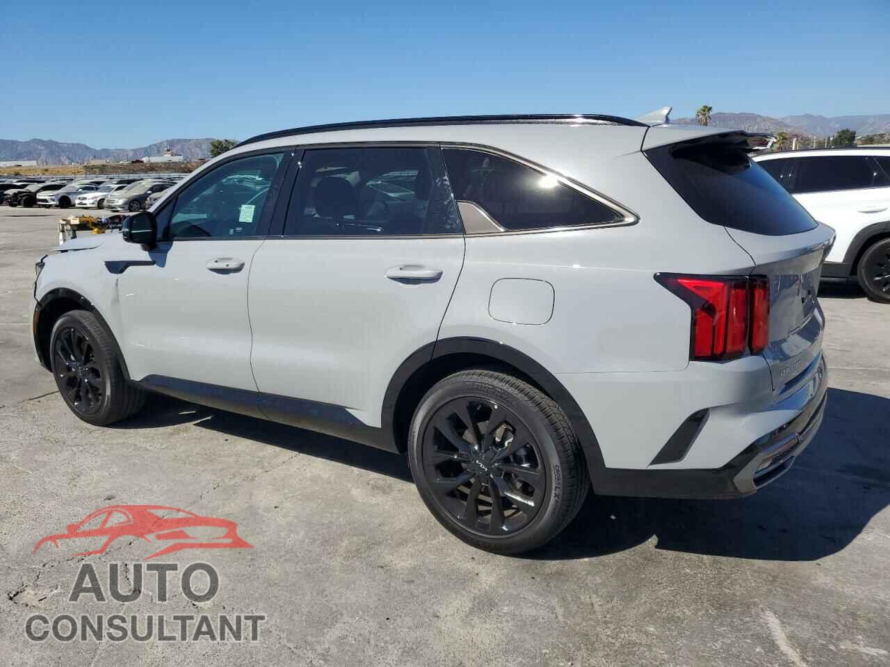 KIA SORENTO 2023 - 5XYRK4LF6PG199794