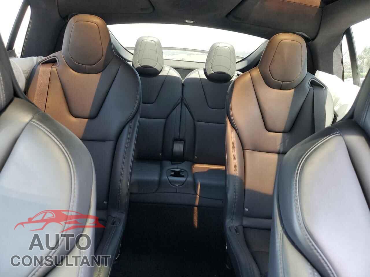 TESLA MODEL X 2018 - 5YJXCBE21JF136877