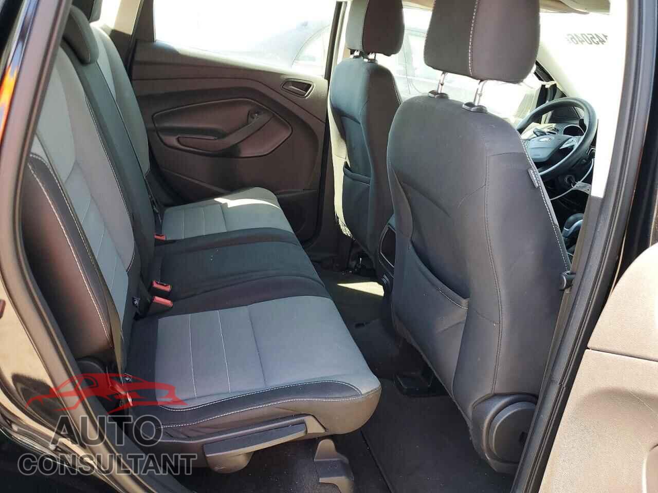 FORD ESCAPE 2017 - 1FMCU0F74HUE05493