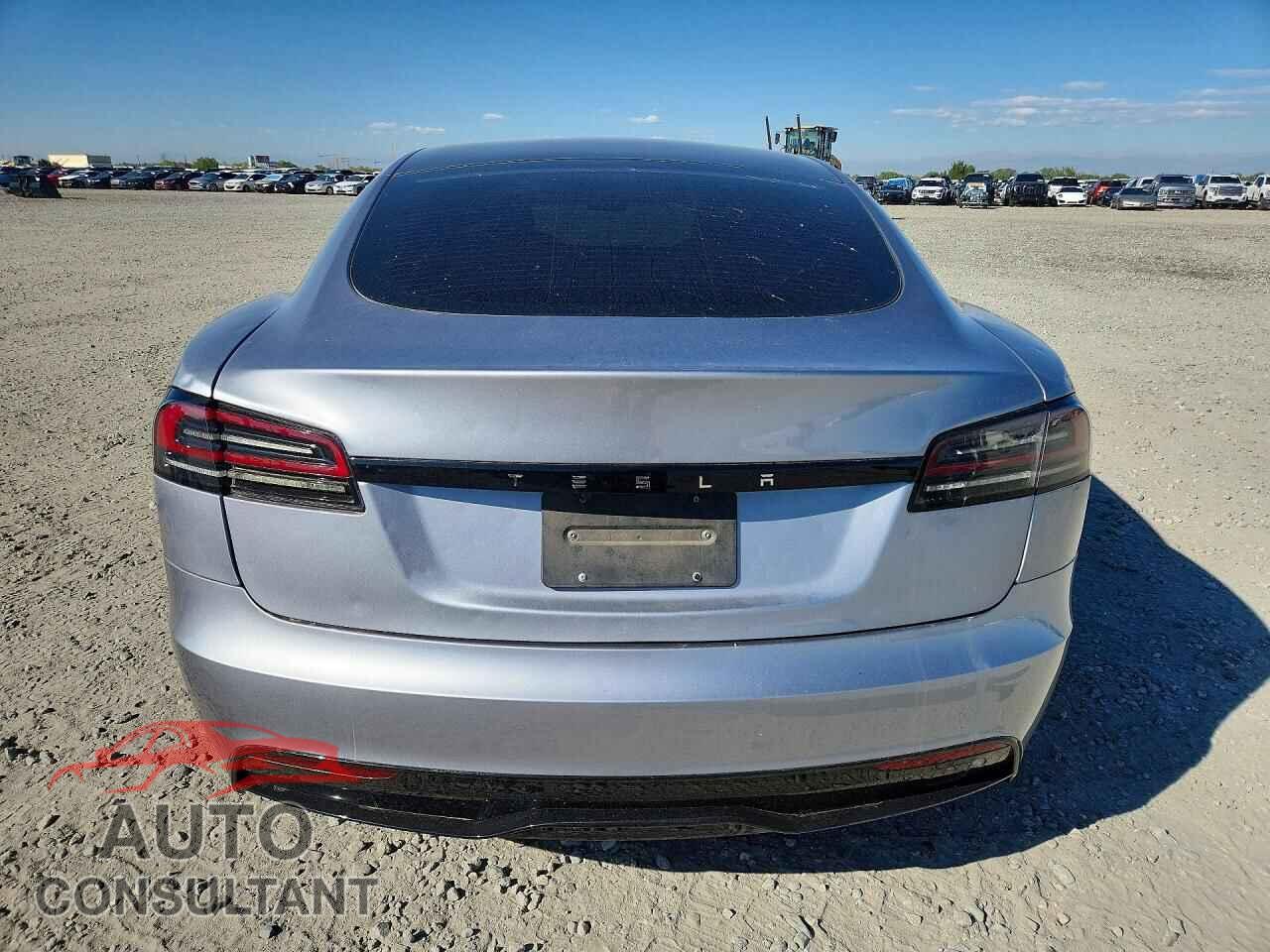 TESLA MODEL S 2025 - 5YJSA1E52SF551390