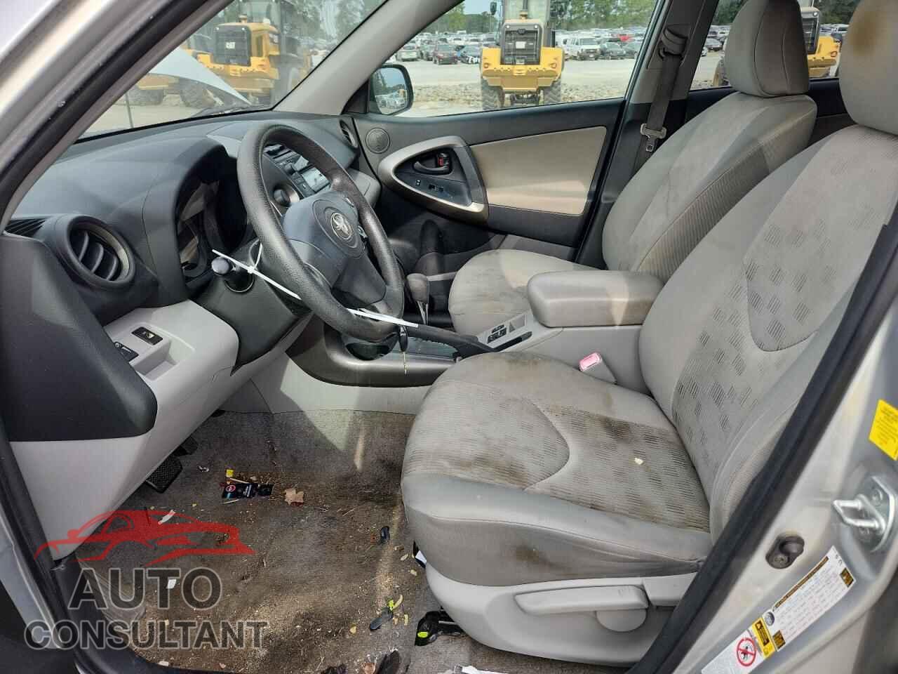 TOYOTA RAV4 2011 - JTMKF4DVXB5032237