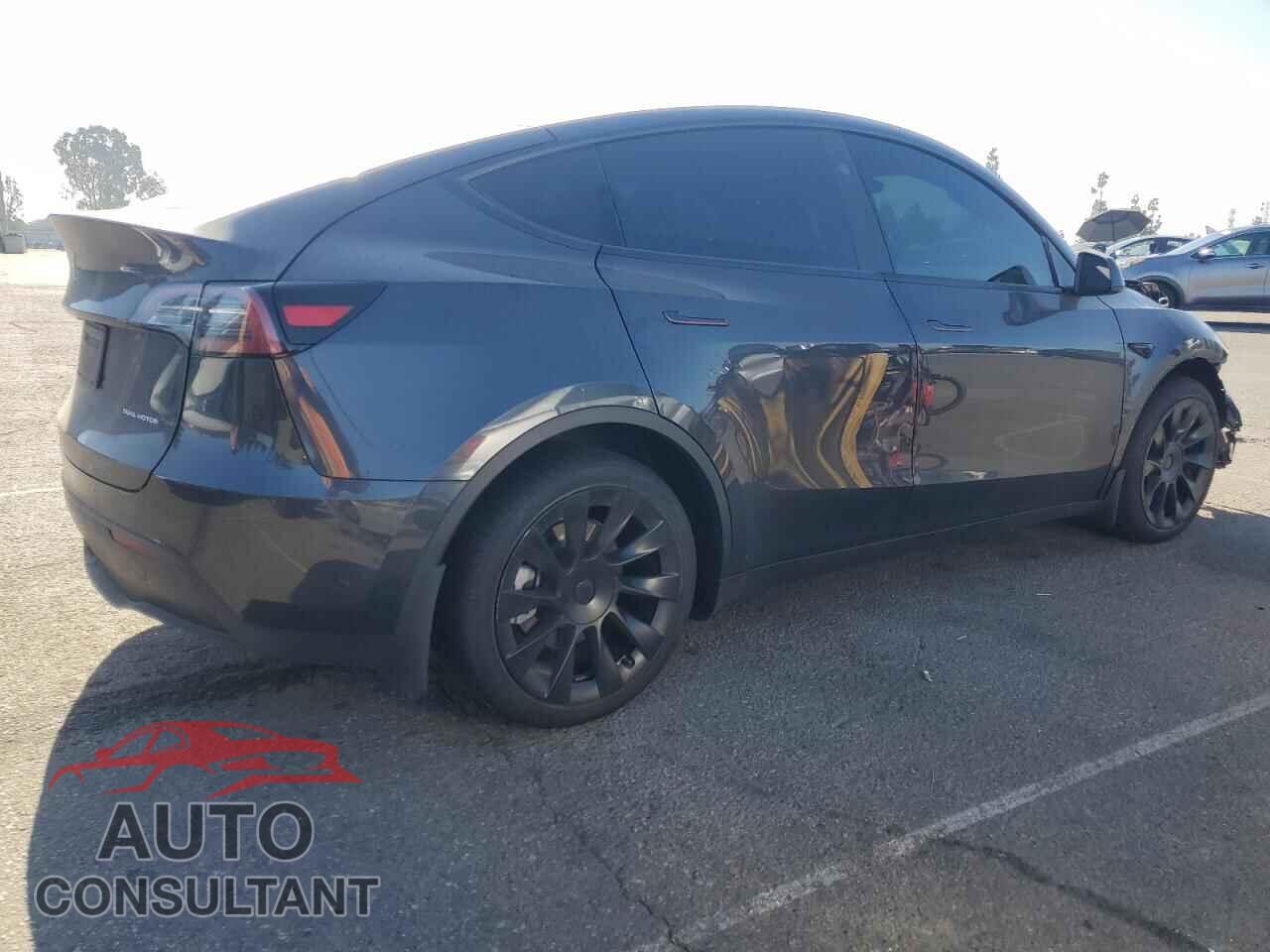 TESLA MODEL Y 2024 - 7SAYGAEE2RF098877