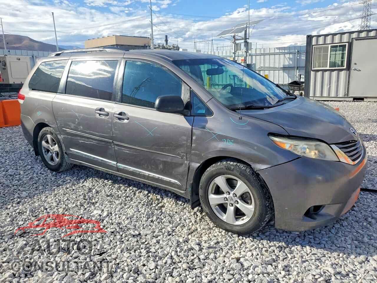 TOYOTA SIENNA 2013 - 5TDKK3DC8DS288989