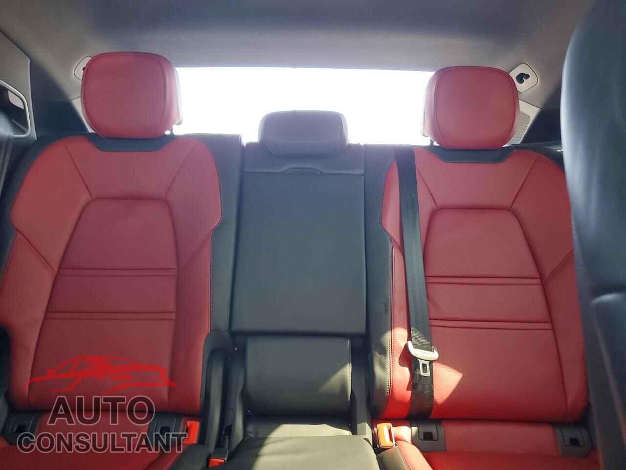 PORSCHE CAYENNE 2024 - WP1BA2AY7RDA52218