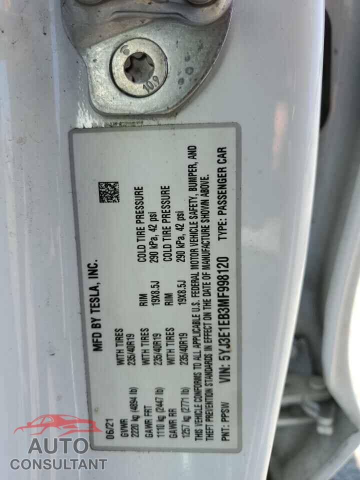 TESLA MODEL 3 2021 - 5YJ3E1EB3MF998120