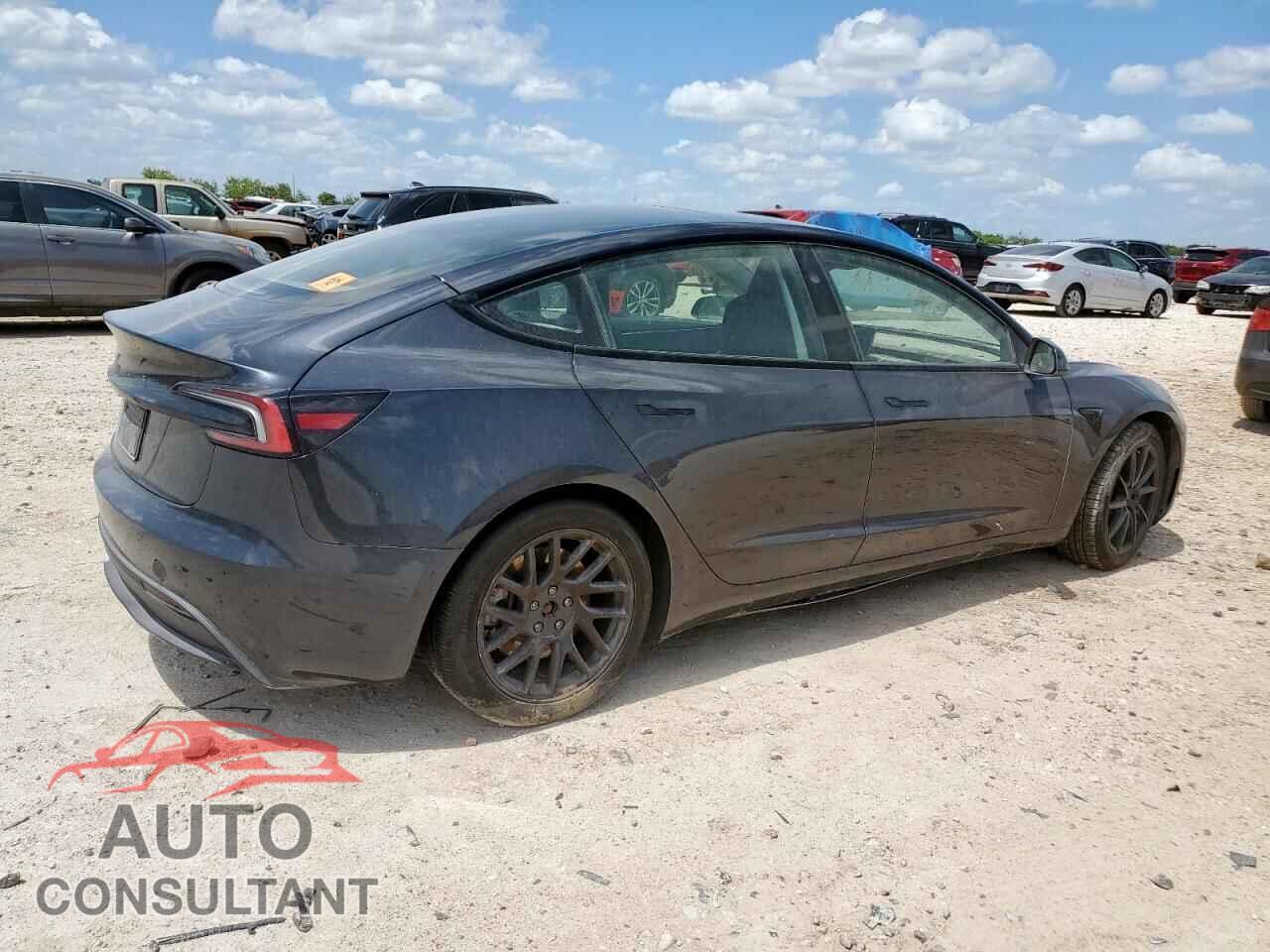 TESLA MODEL 3 2024 - 5YJ3E1EA6RF740169