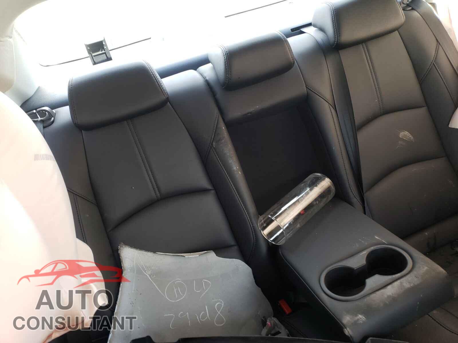 MAZDA 3 2018 - 3MZBN1V34JM264854