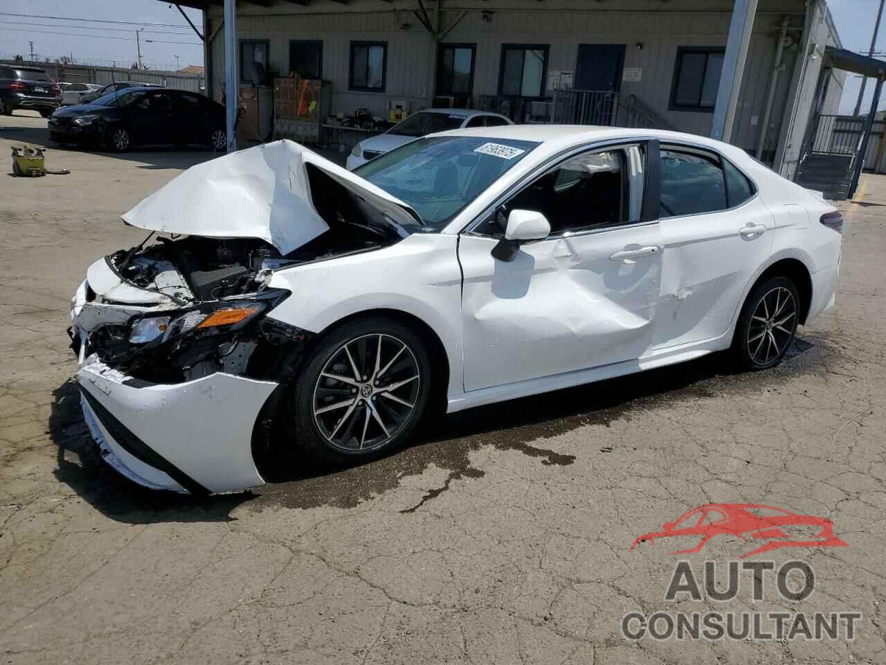 TOYOTA CAMRY 2022 - 4T1G11AK0NU036512