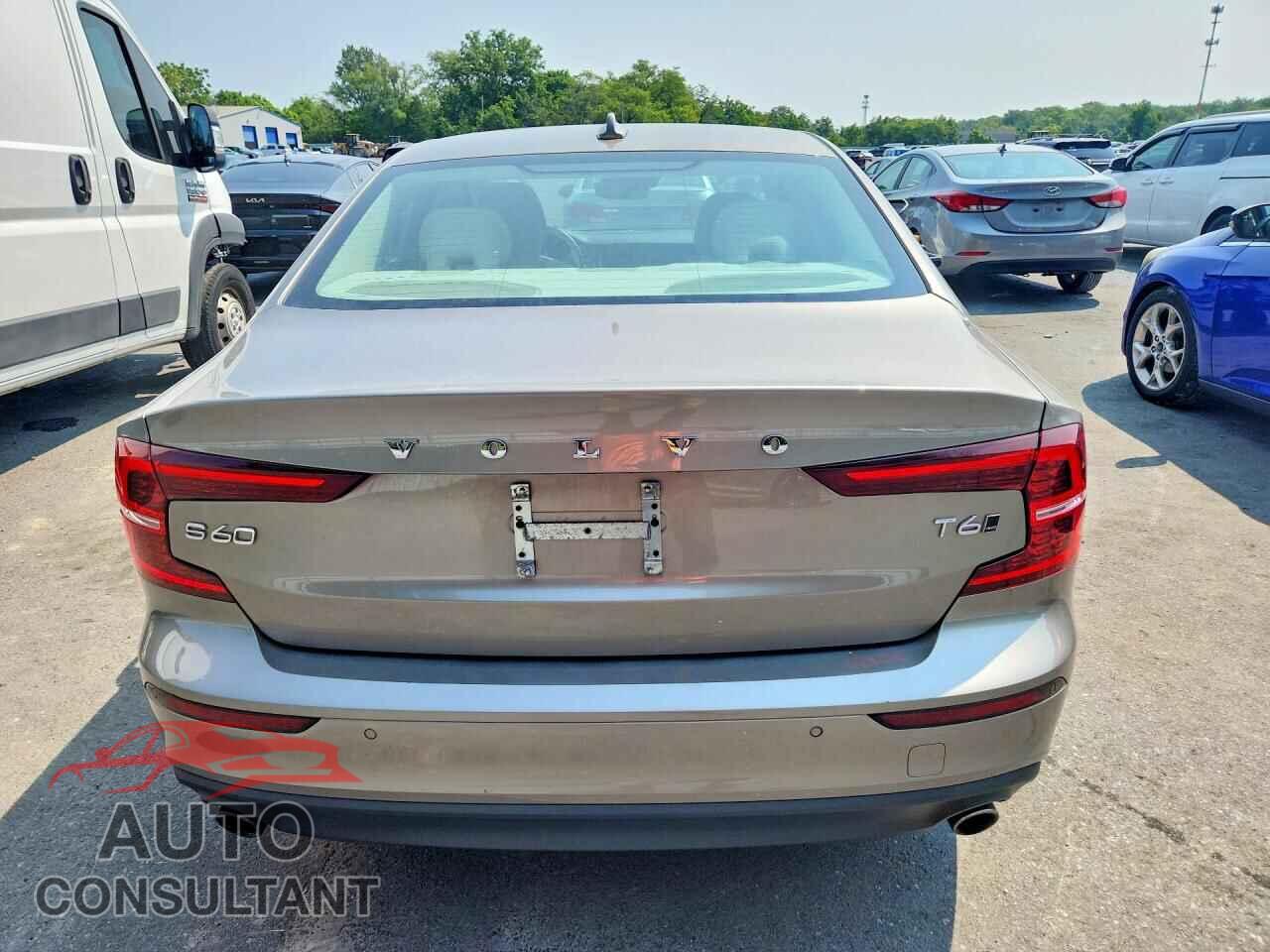 VOLVO S60 2020 - 7JRA22TK1LG045372