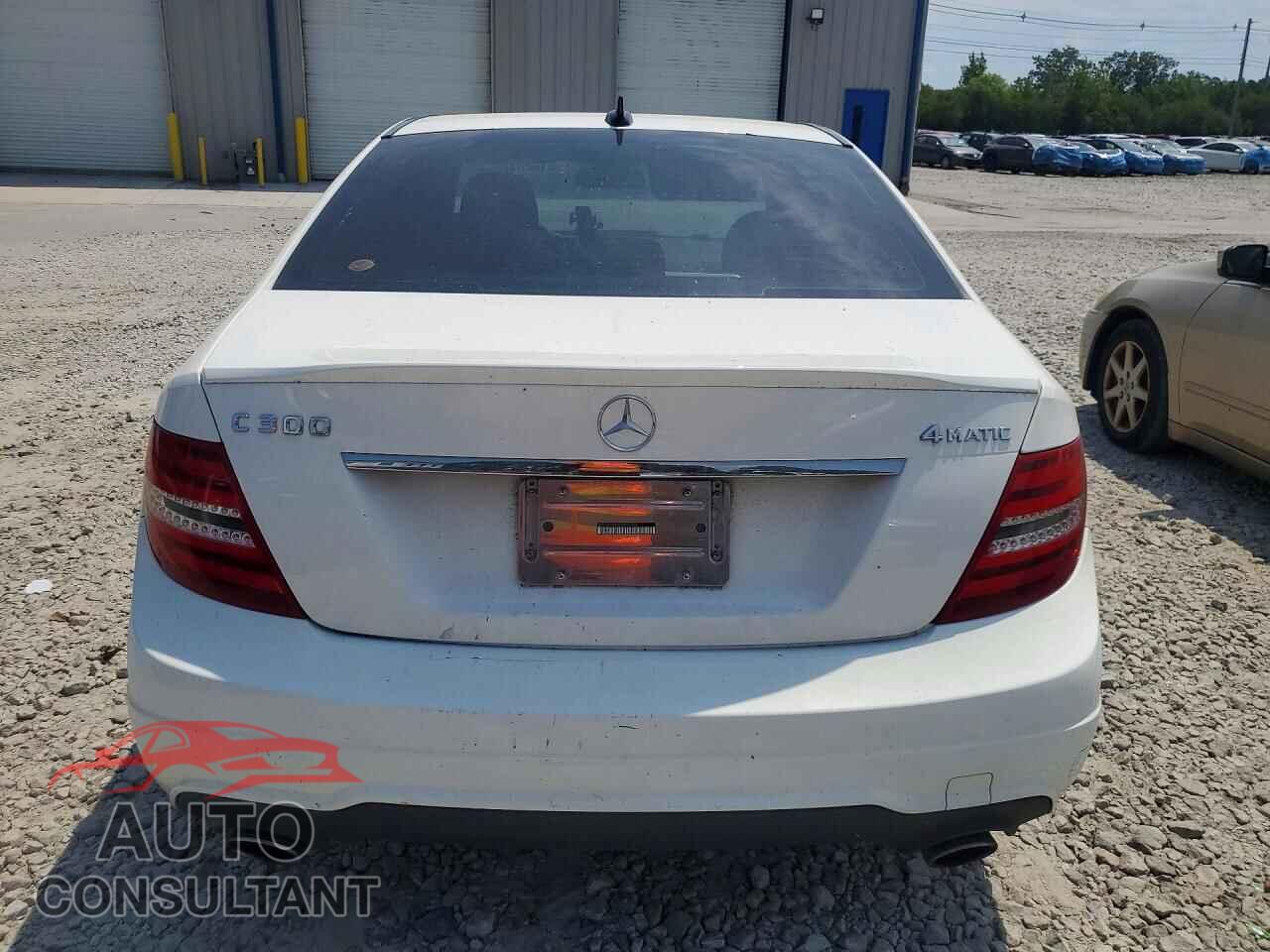 MERCEDES-BENZ C-CLASS 2013 - WDDGF8AB8DR296954