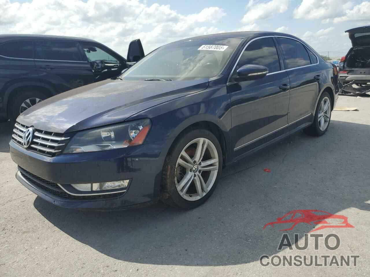 VOLKSWAGEN PASSAT 2012 - 1VWCM7A37CC013833