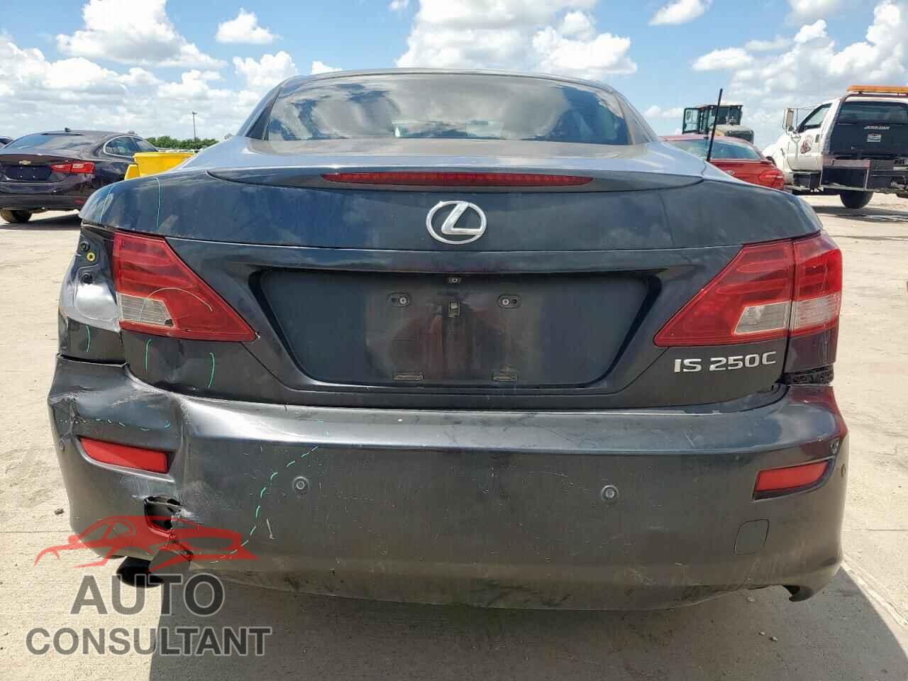 LEXUS IS 2011 - JTHFF2C2XB2519905