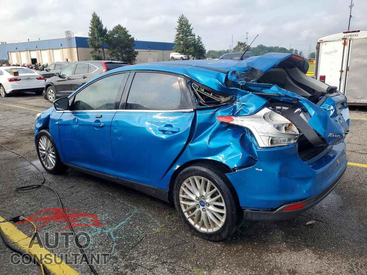 FORD FOCUS 2012 - 1FAHP3M27CL256608