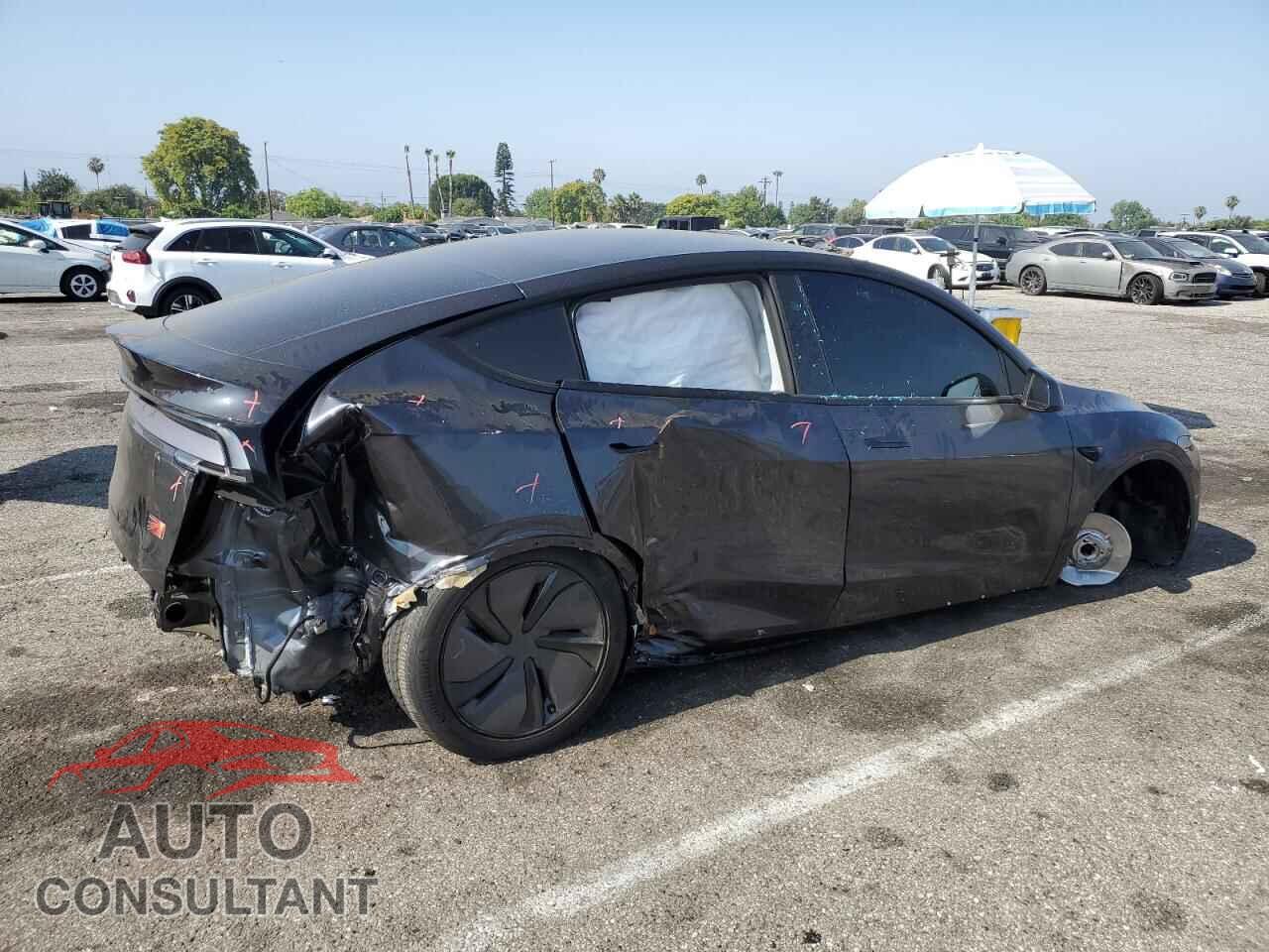 TESLA MODEL Y 2026 - 7SAYGDEE2TF329883