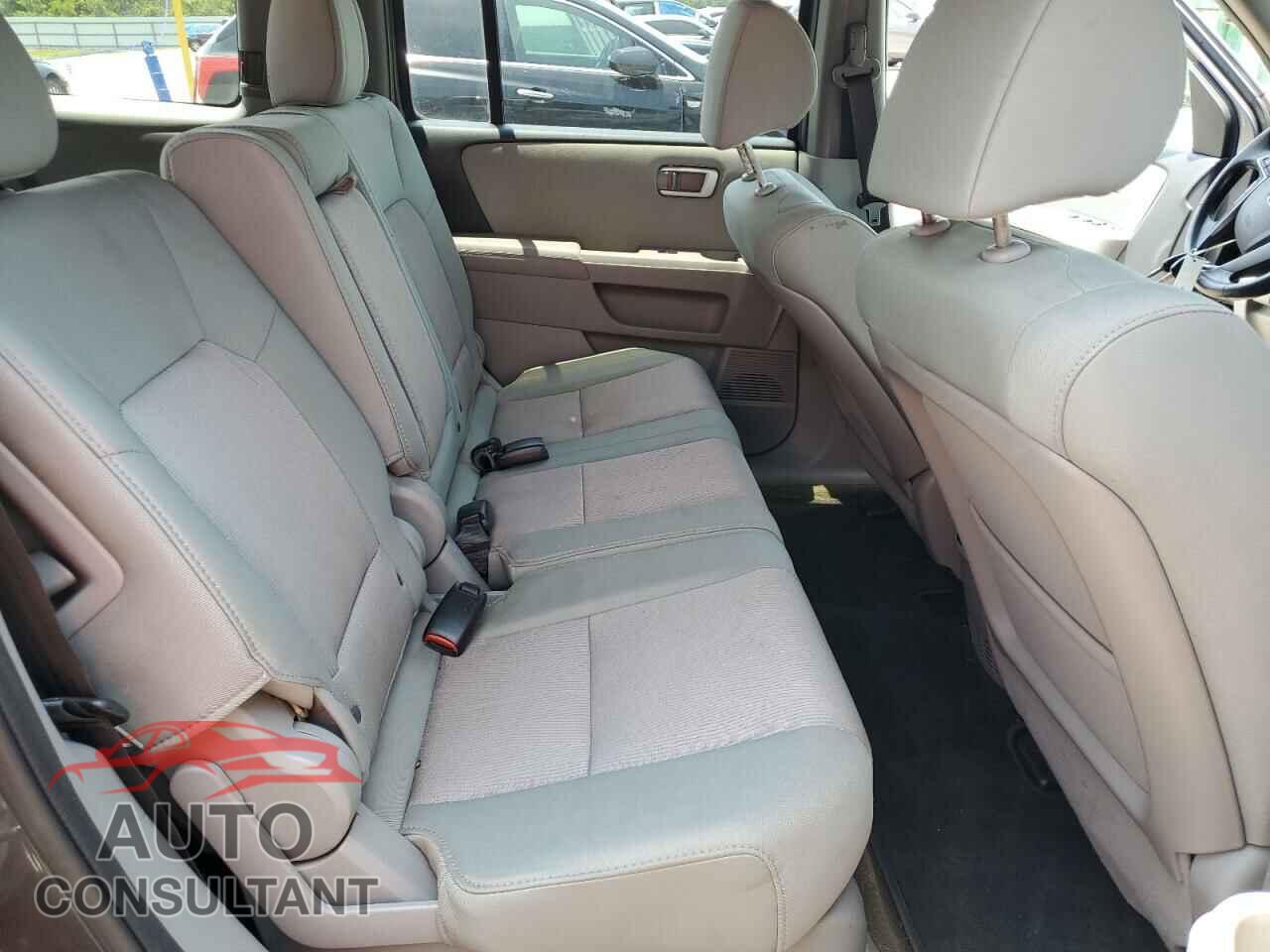 HONDA PILOT 2015 - 5FNYF3H37FB007362