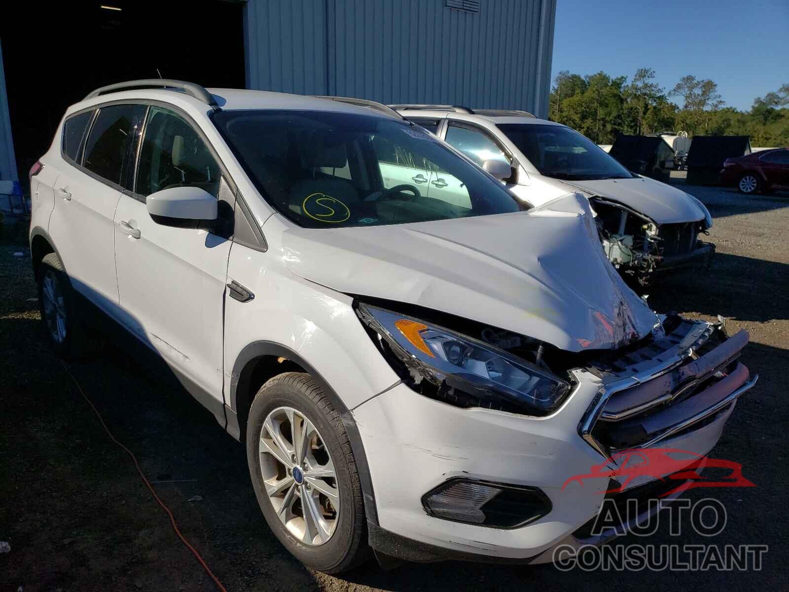 FORD ESCAPE 2017 - 1FMCU0GD5HUE02056