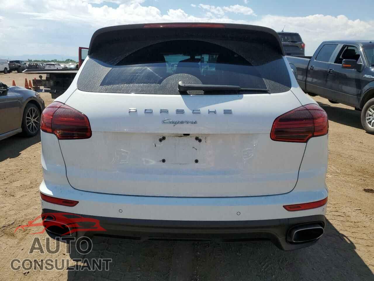 PORSCHE CAYENNE 2016 - WP1AA2A23GKA36338