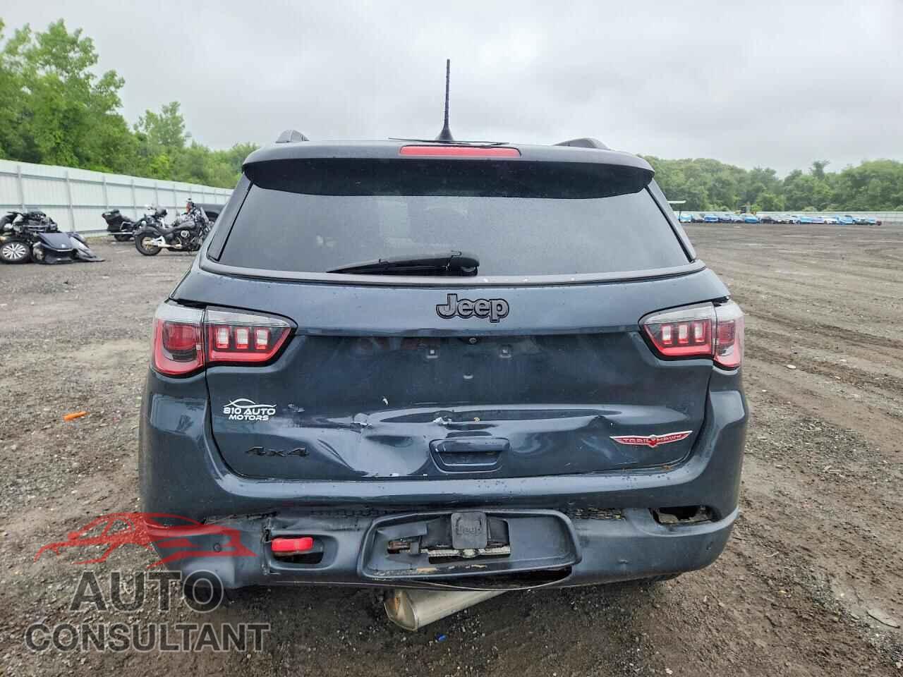JEEP COMPASS 2018 - 3C4NJDDB5JT130186