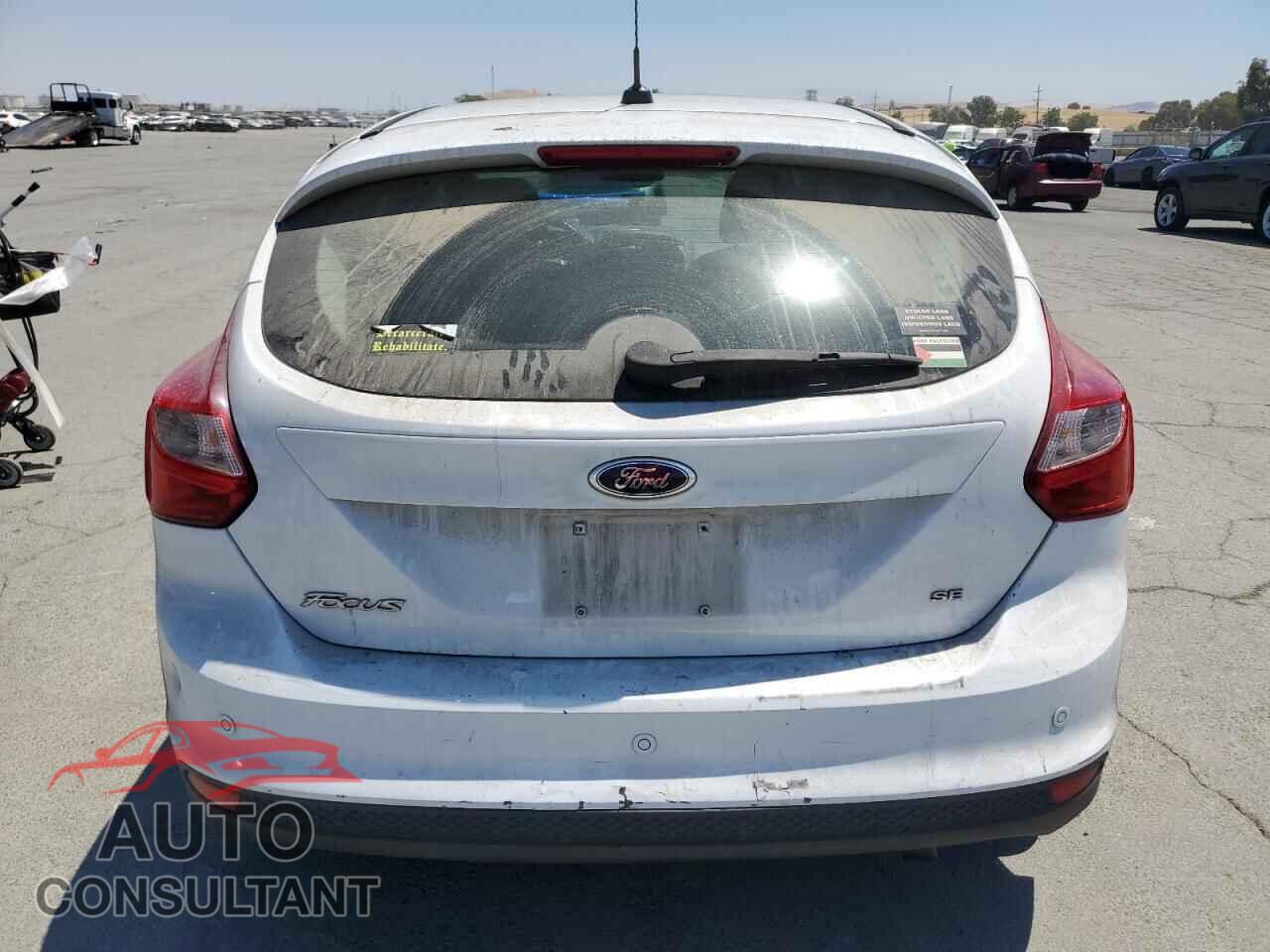 FORD FOCUS 2014 - 1FADP3K2XEL463630