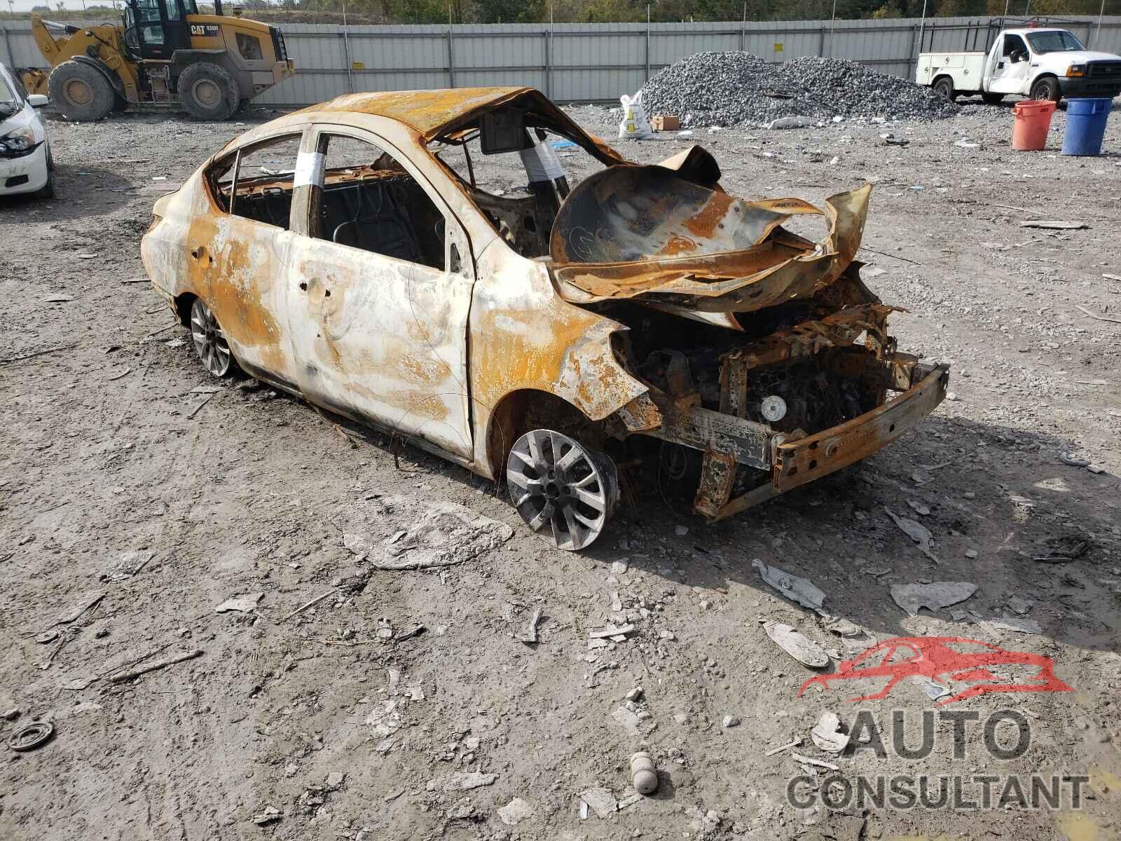 NISSAN VERSA 2019 - 3N1CN7AP9KL802266