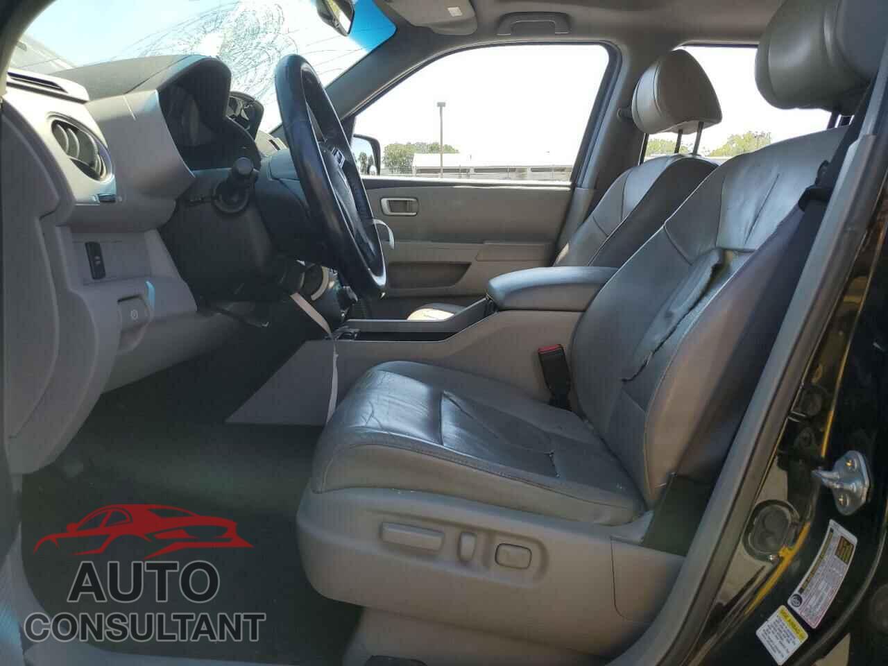 HONDA PILOT 2011 - 5FNYF4H74BB010433