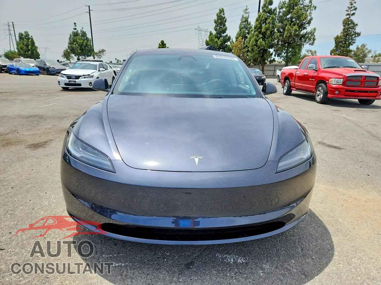 TESLA MODEL 3 2025 - 5YJ3E1EA4SF043590