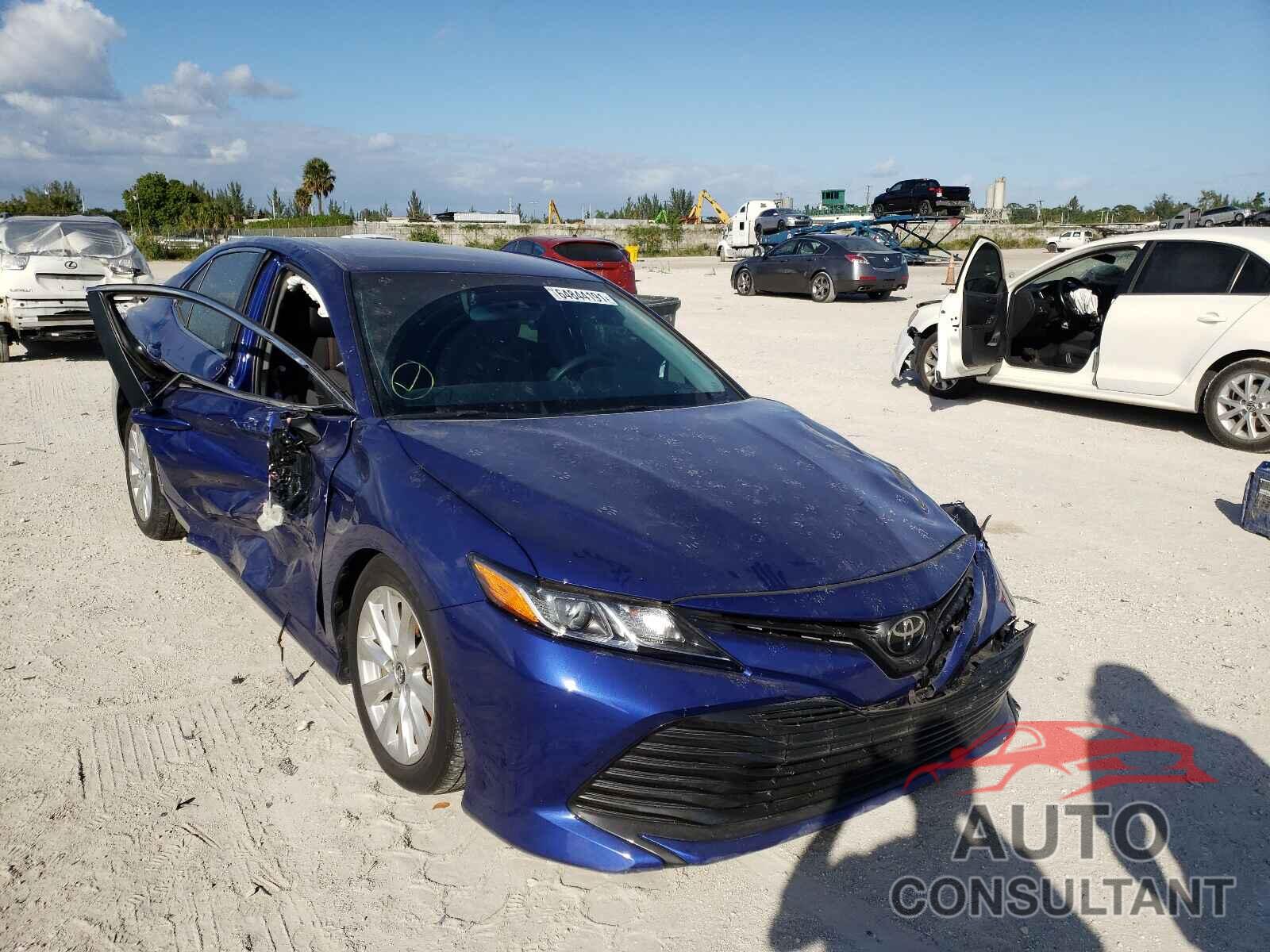 TOYOTA CAMRY 2018 - 4T1B11HK2JU534575